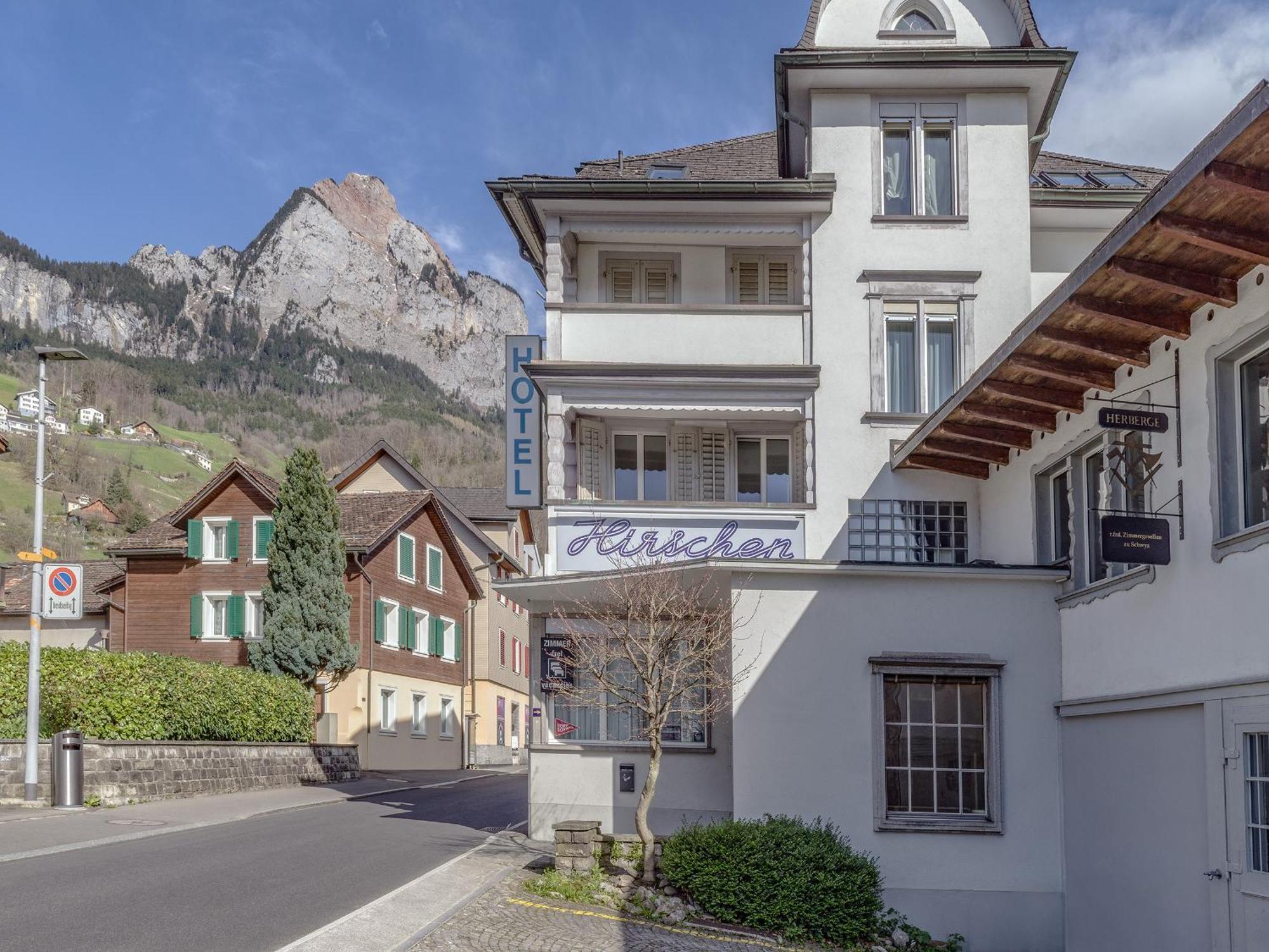 Hirschen Backpacker-Hotel & Pub Schwyz Exterior photo